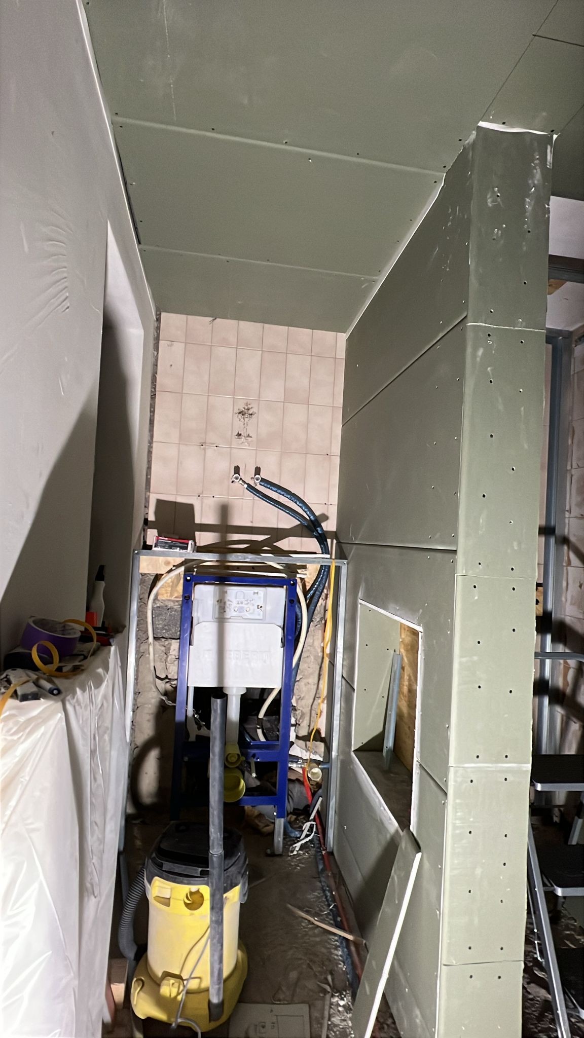 Baustelle bei einer vollständigen Wohnungssanierung