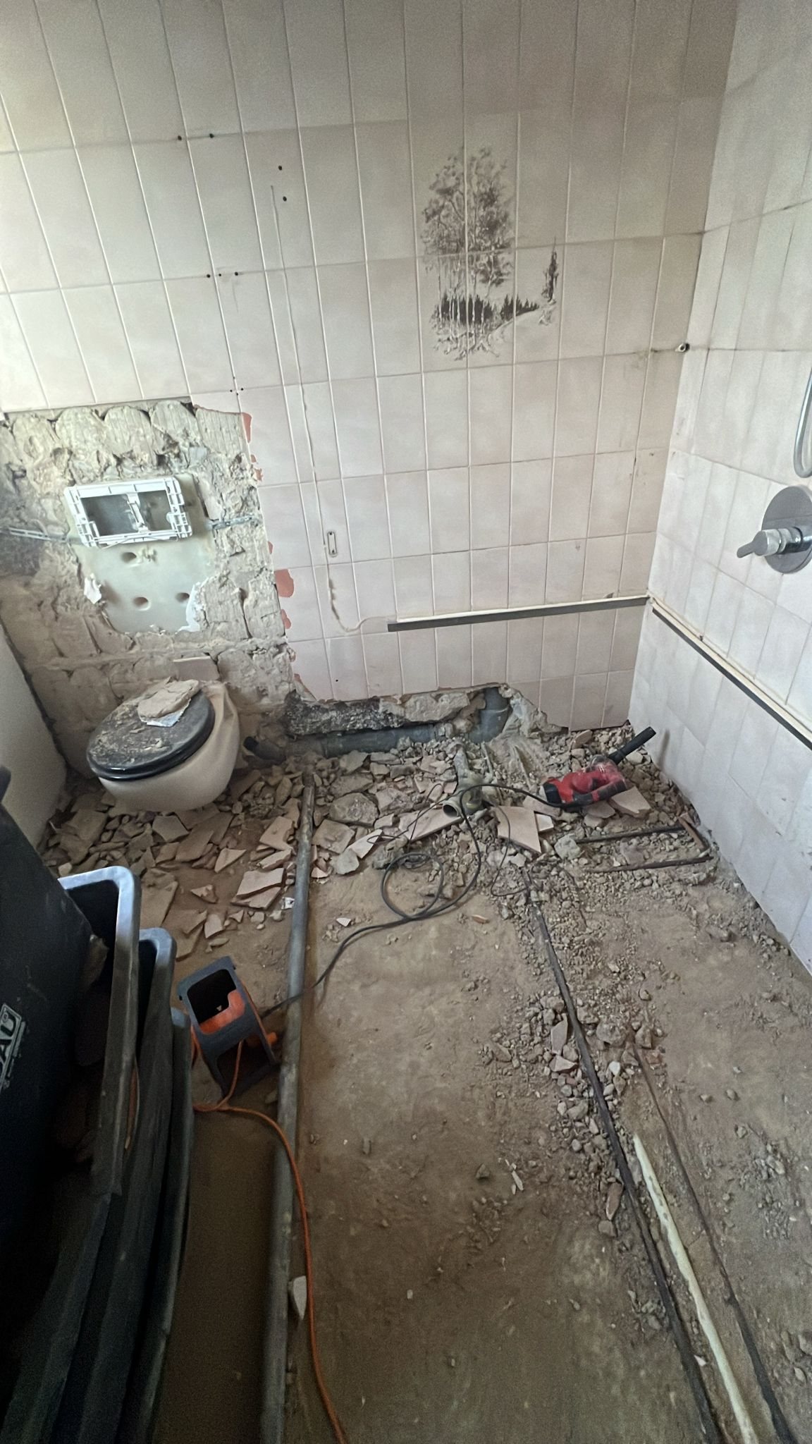 Baustelle: Bad-Sanierung in Arbeit